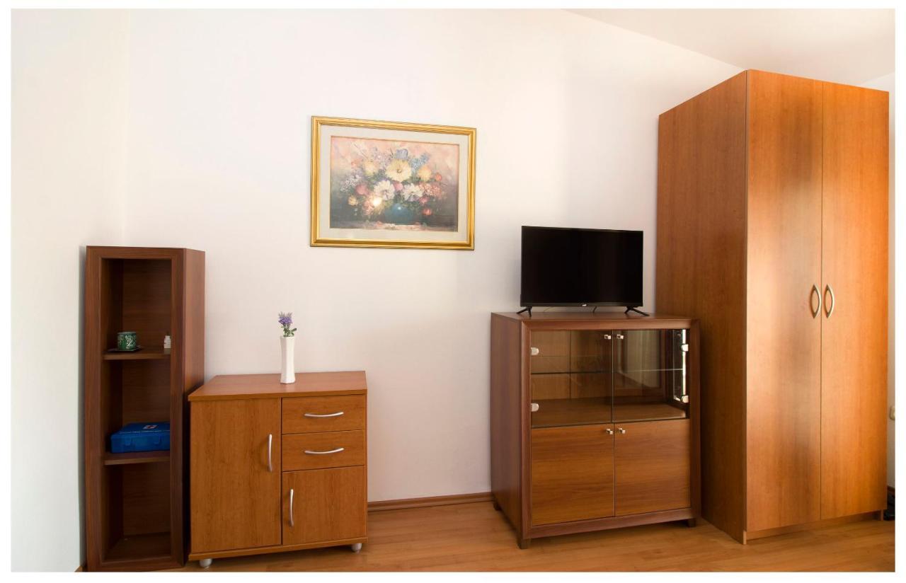 Apartment Zdravko Primosten Exterior photo