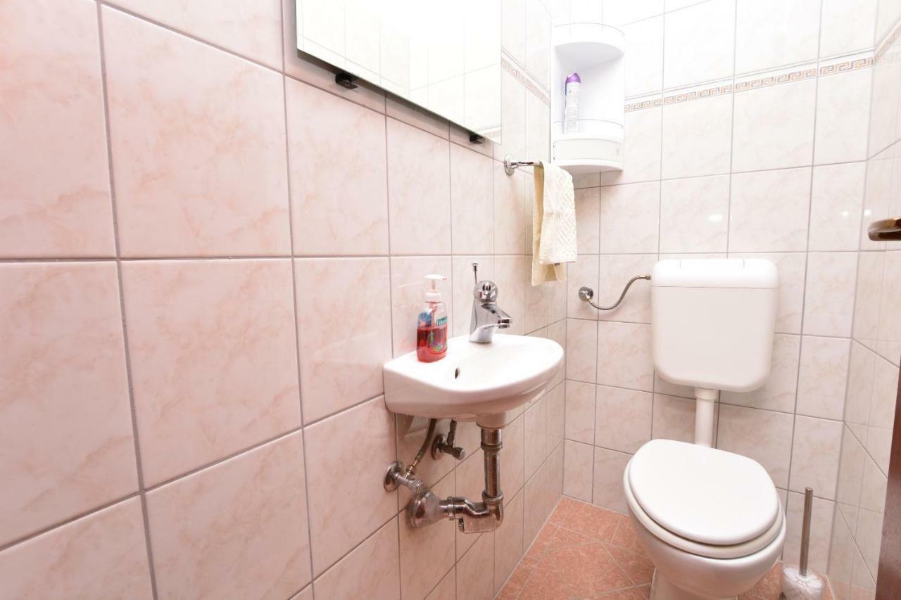 Apartment Zdravko Primosten Exterior photo