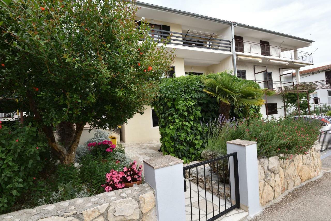 Apartment Zdravko Primosten Exterior photo