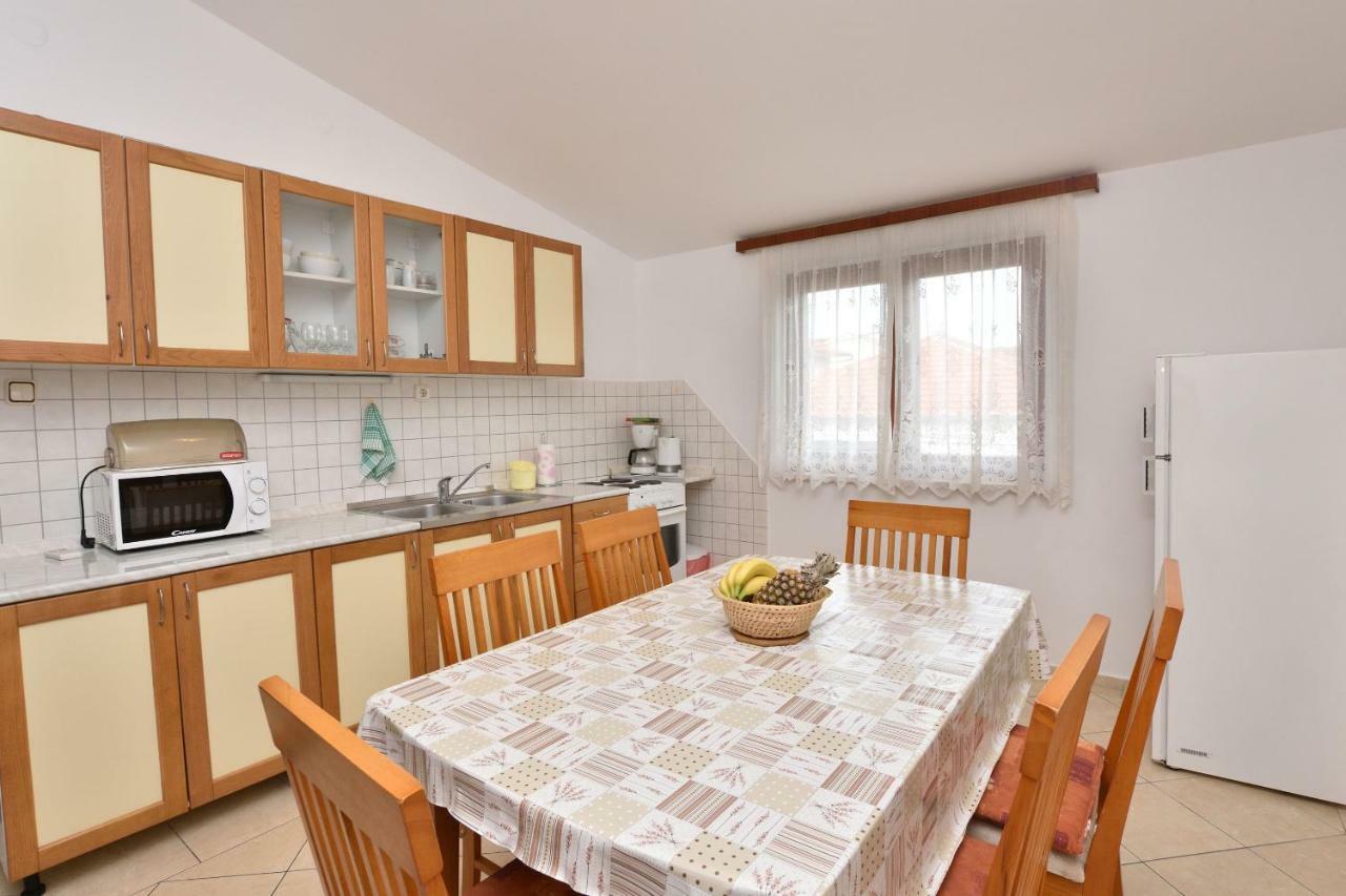 Apartment Zdravko Primosten Exterior photo