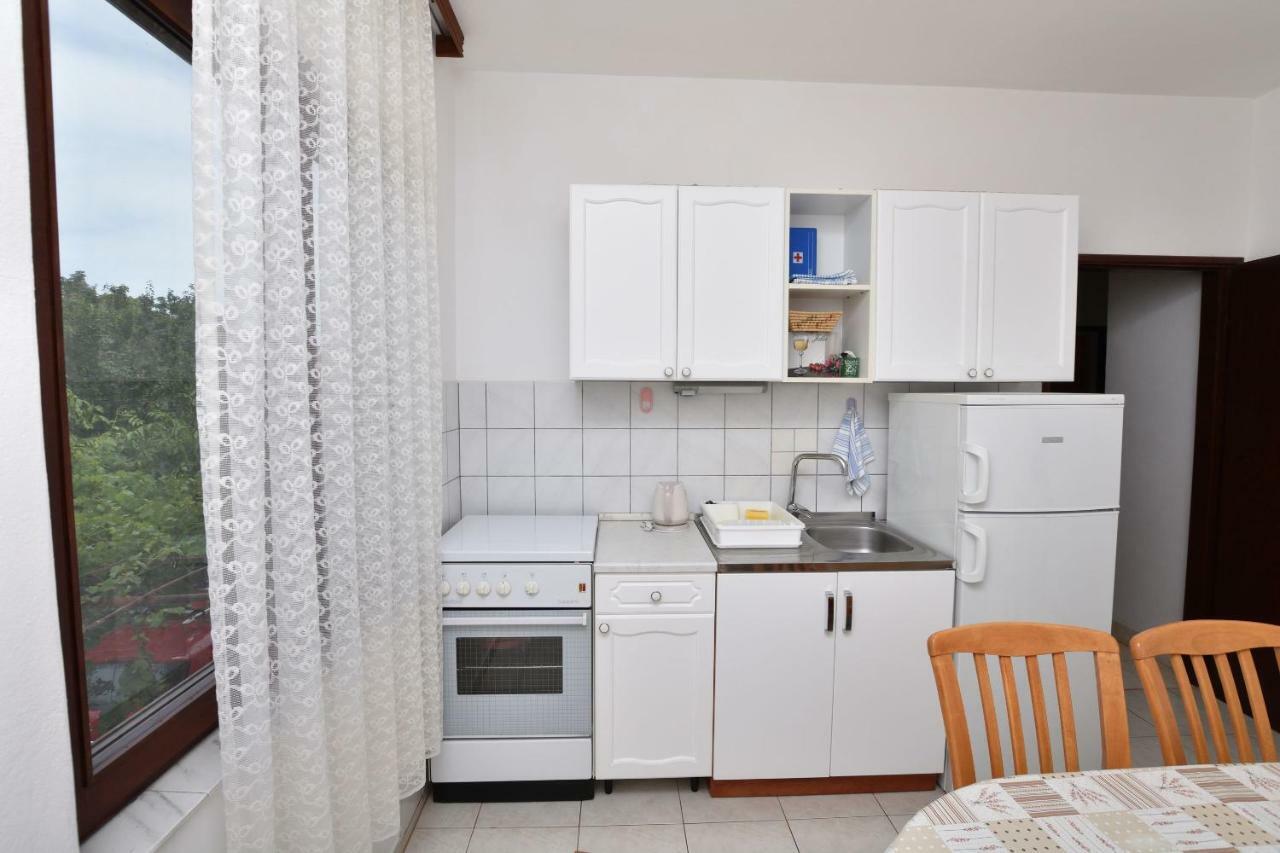 Apartment Zdravko Primosten Exterior photo