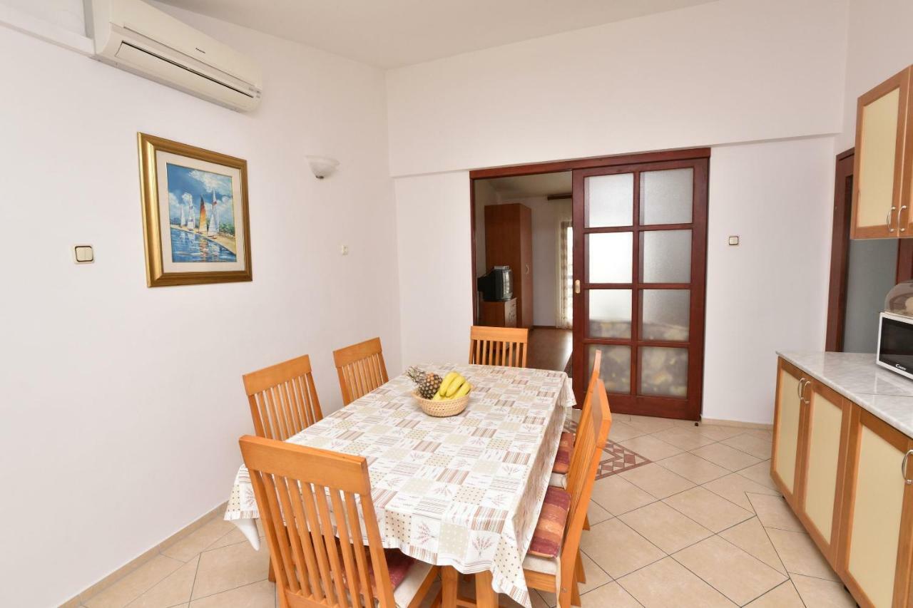Apartment Zdravko Primosten Exterior photo